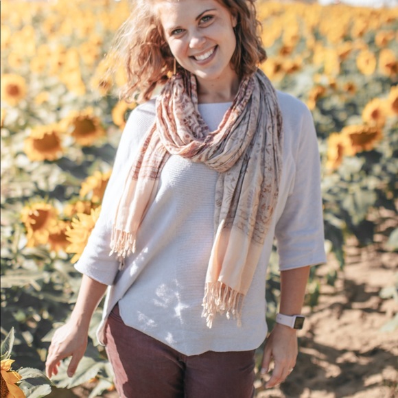 Meet your Posher, Jessica - Picture 1 of 6